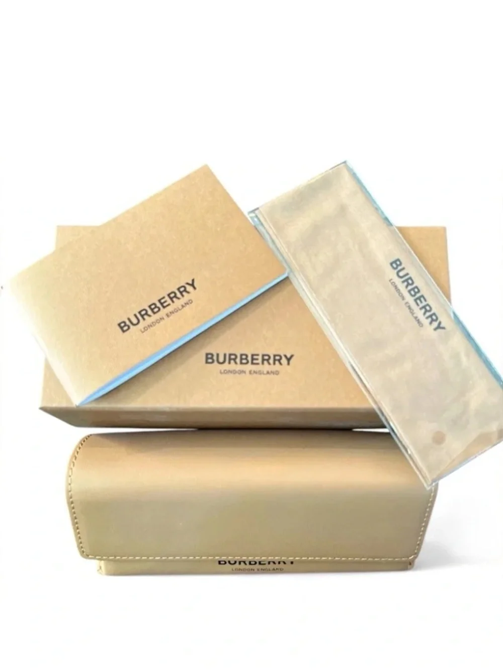 Burberry Large Sunglass Case Comes w/ Box and Cloth - NWOT